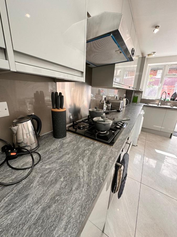 Gasthuis Double And Single In Bromley By Bow Londen