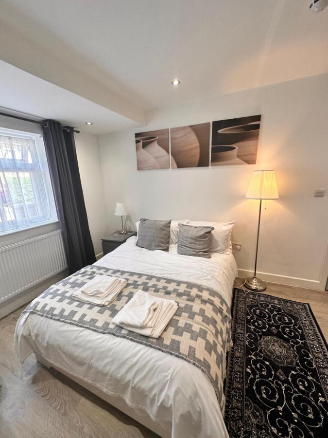 Double And Single In Bromley By Bow Londen
