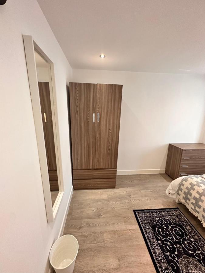 Double And Single In Bromley By Bow Londen