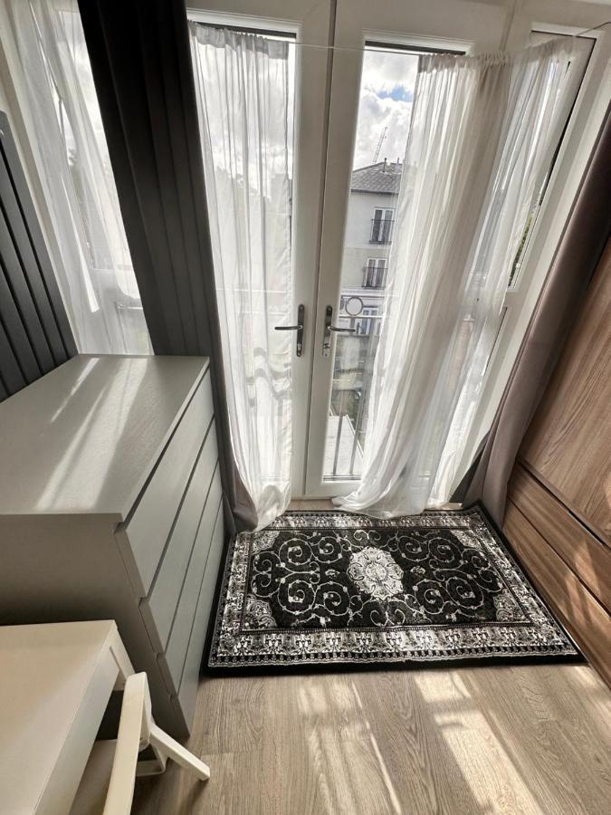 Double And Single In Bromley By Bow Gasthuis *