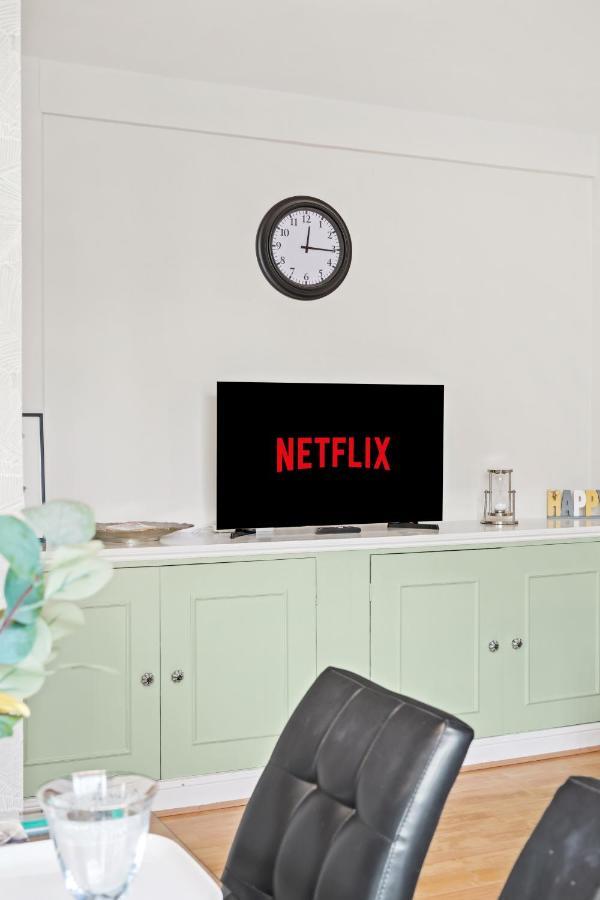 One Bedroom By Dream Key Short Lets & Long Lets Chelsea With Free Wi-fi And Netflix * London