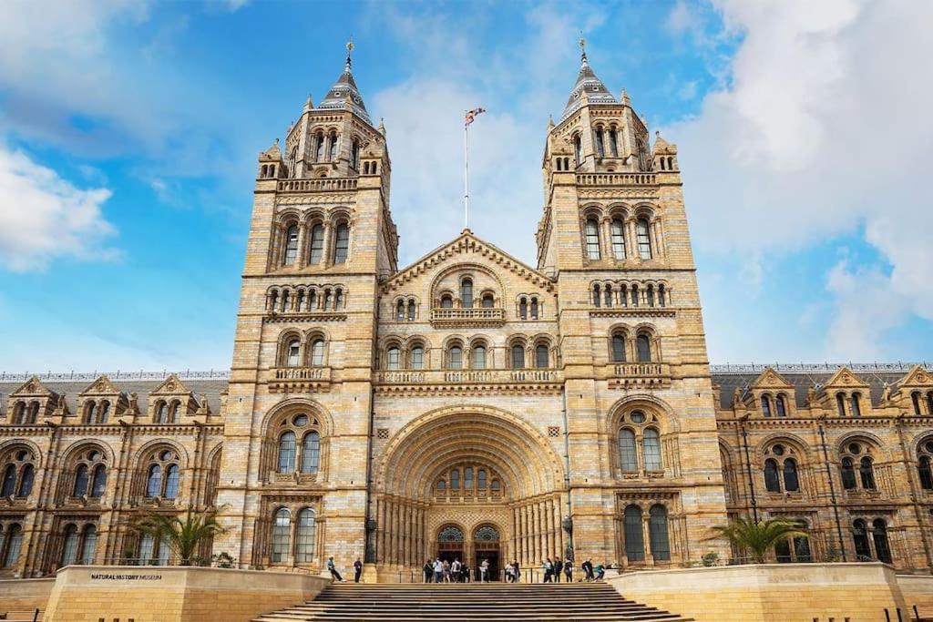 Beautiful Kensington 3 Minutes Walk To Earl's Court Station Appartamento Londra