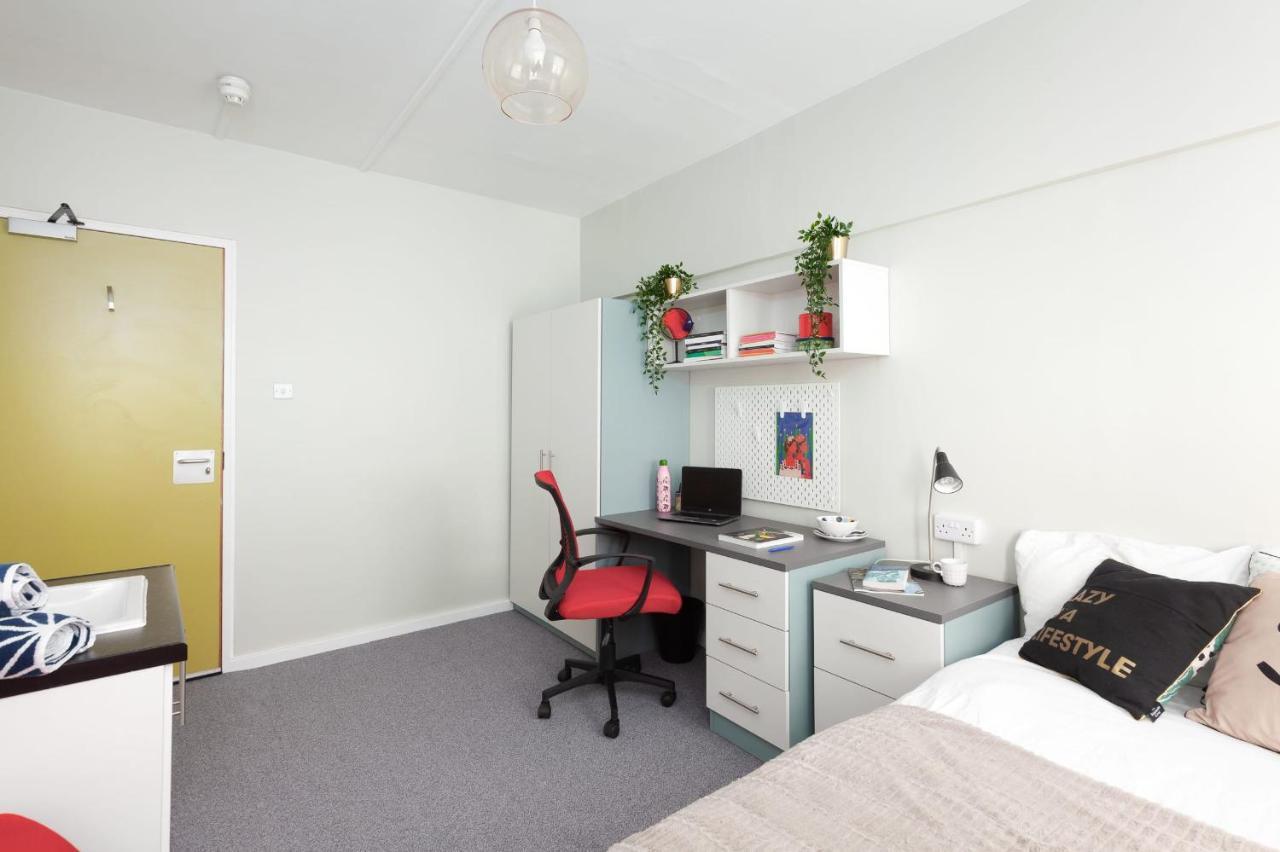Lovely Bright With Shared Facilities * Londen