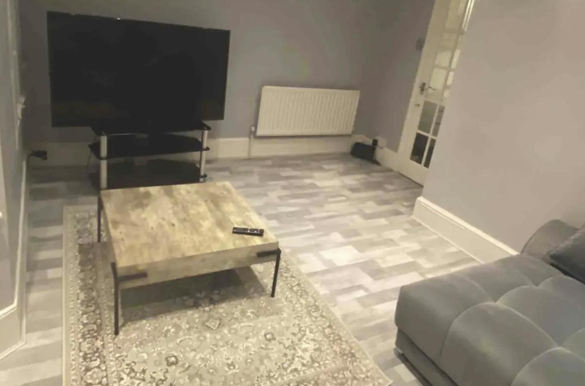 Double And Single Bedrooms In Flat Affittacamere *