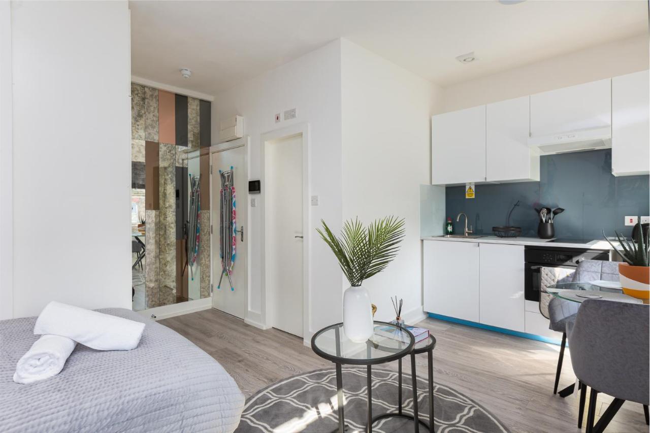 Appartement Apt, 8 Min Walk From Tube 3 *