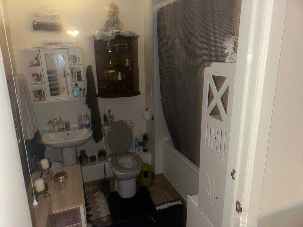 Privatunterkunft Private Room. In Zone 2 In Cousy Flat London