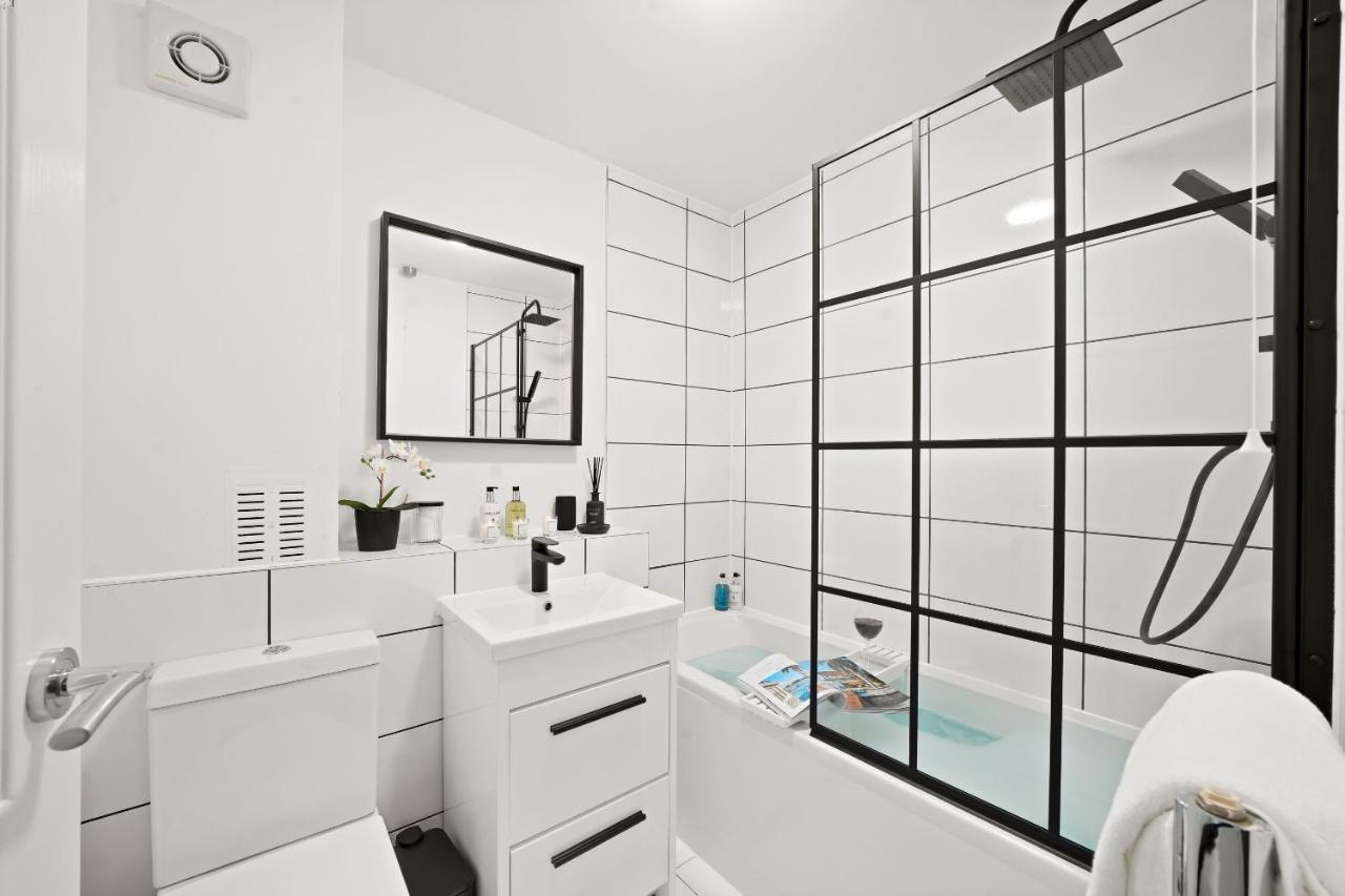 Appartamento Luxury 1 Bed Flat South Woodford With Parking - Minutes Walk To Line Zone 4