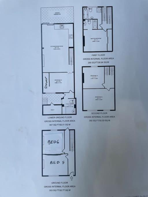 Beautiful Victorian House, Sleeps 12 Ferienhaus London
