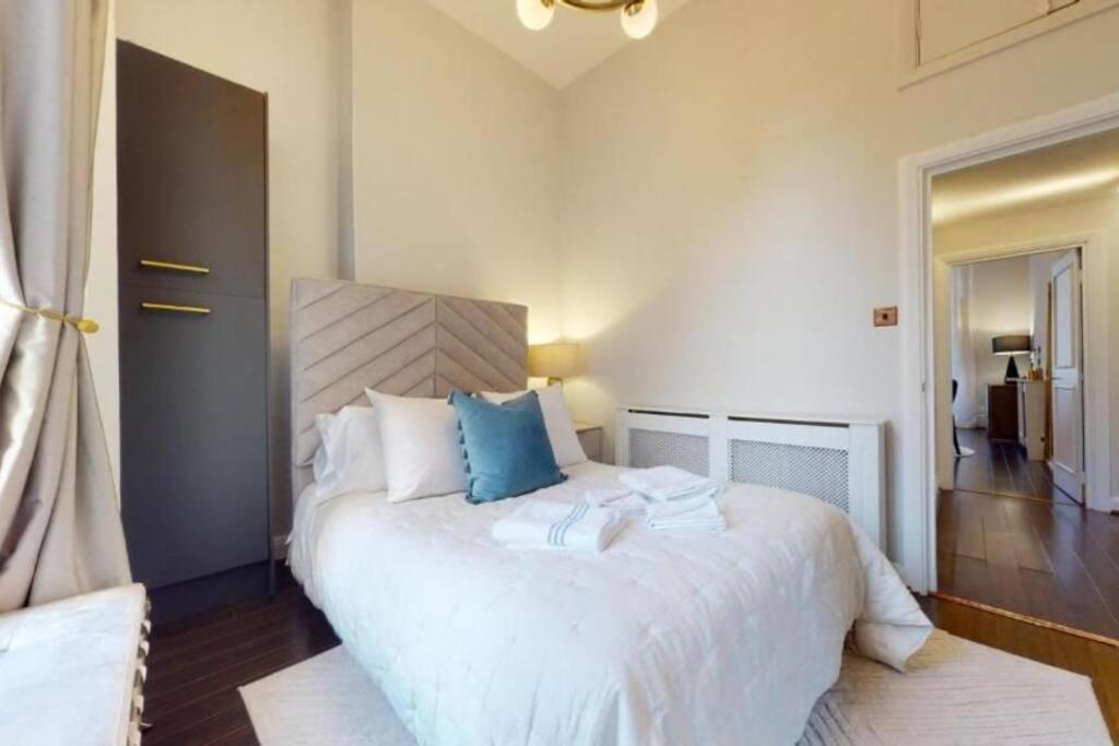 Appartamento Stunning Hyde Park With Private Balcony & Lift Elevator Access