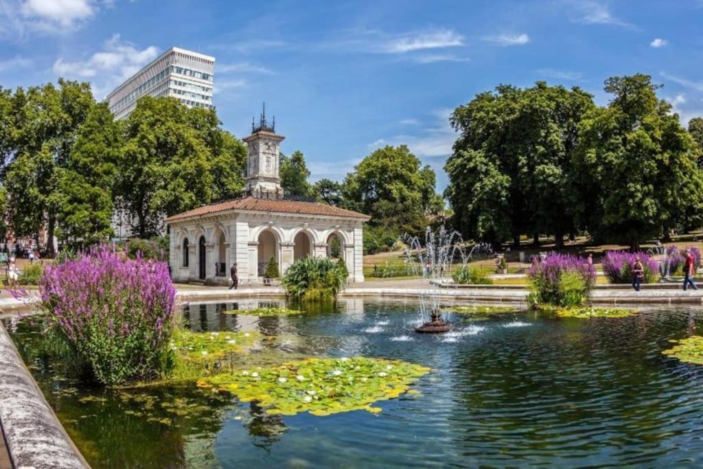 Gorgeous Hyde Park With Elevator Access By Tube Metro Stations * Londen