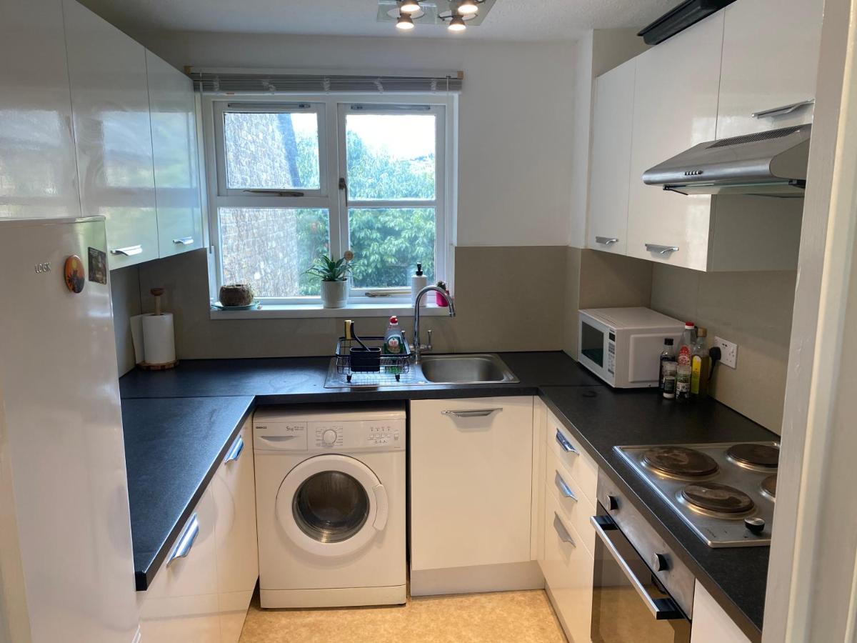 Bright And Comfortable Studio * London