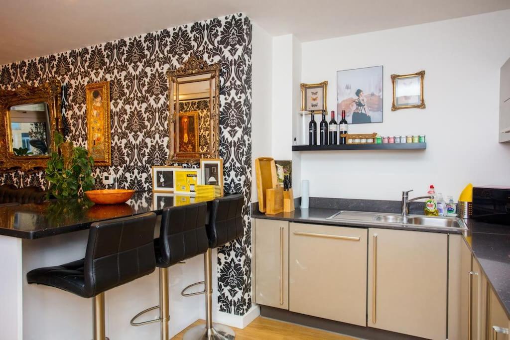 Appartamento Unique & Welcoming 2bd Flat In Limehouse Londra
