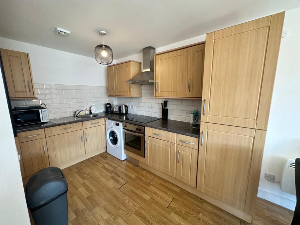 2 Bedroom Flat 1 Stop From Bridge Appartement