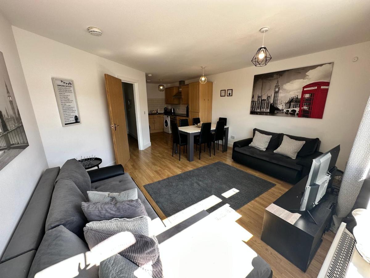 2 Bedroom Flat 1 Stop From Bridge Appartement Londres
