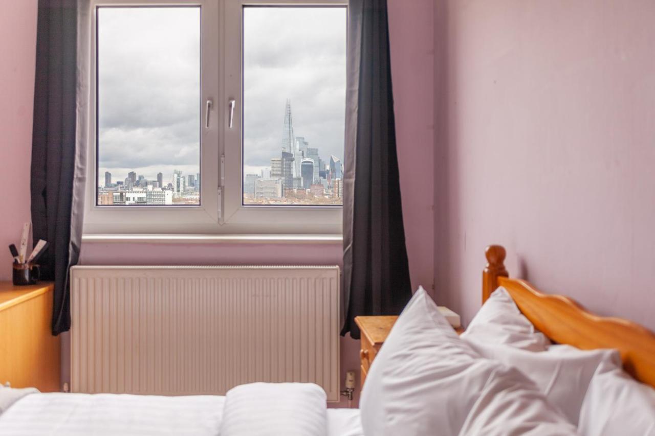 Modern Flat Wbalcony & View, East Lejlighed London