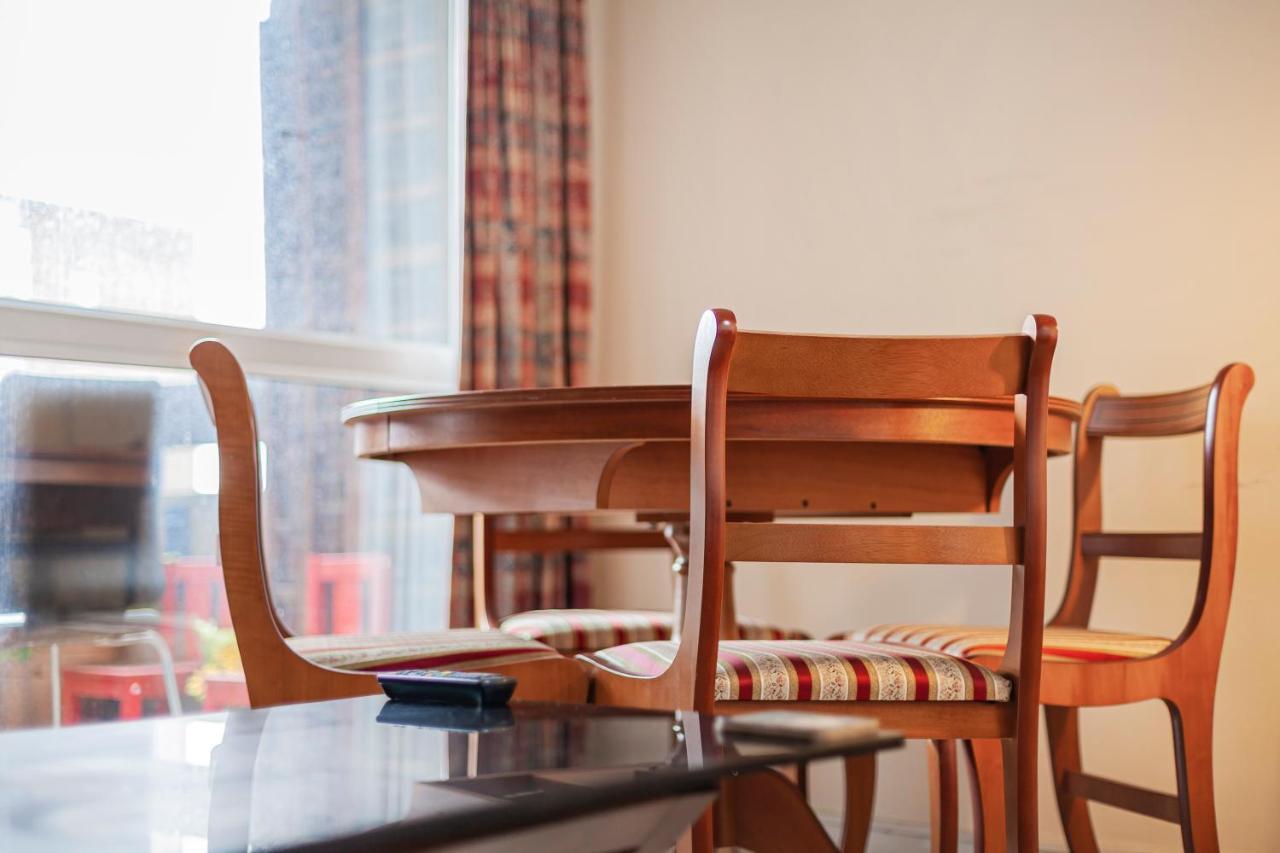 Modern Flat Wbalcony & View, East Lejlighed London