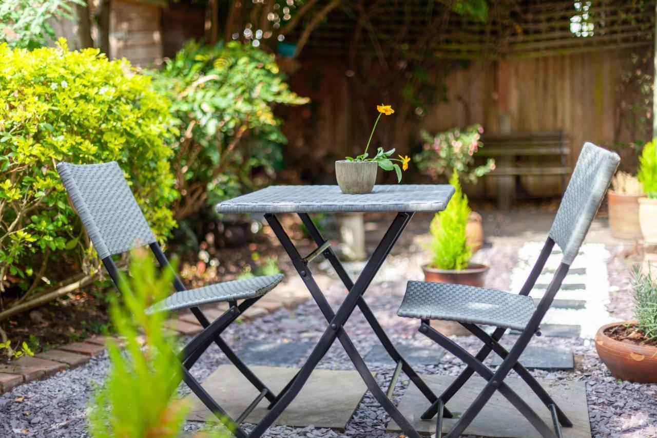 Charming Terraced 3br House, 5 Min Hither St Lägenhet