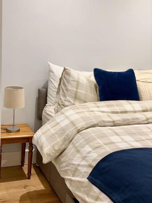 2bdr Modern In Hammersmith West * Londen