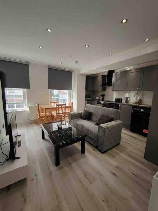 Flat 5 Crawford St, 1 Bedroom, 1 Bathroom Flat * Londen