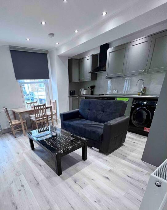 Flat 5 Crawford St, 1 Bedroom, 1 Bathroom Flat Appartement