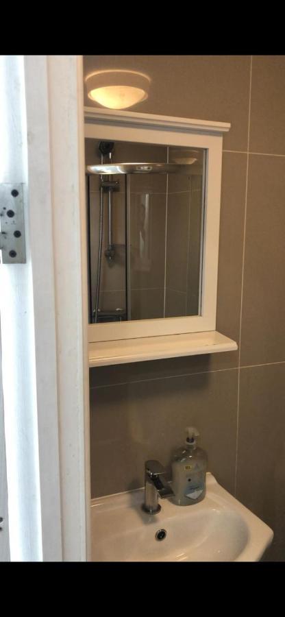 W13 X Weekly Monthly Discount Privat bolig London