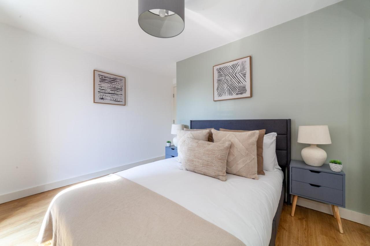 The South Wimbledon Collection * London