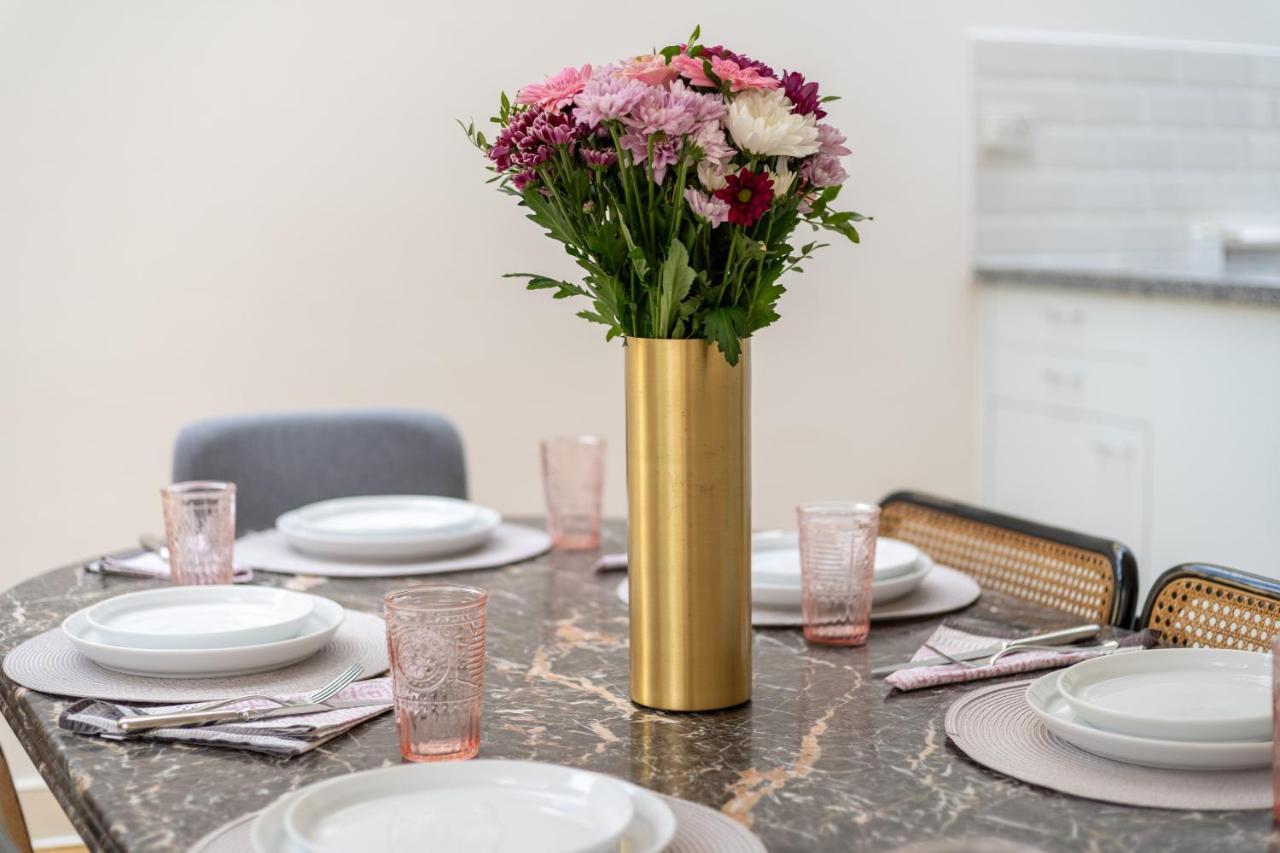 Appartement 4 Bedroom Edwardian Family House Wgarden, Notting Hill Londen