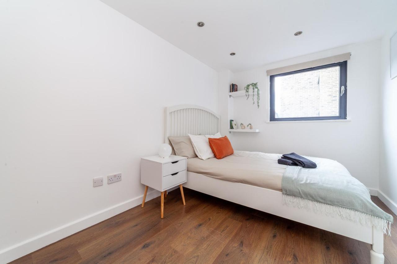 Arte - 3-bed 3-bath Nordic Style Minimalistic Flat, Hackney Downs Station 2 Min Walk, Great Location, Parking, Weekly Or Monthly Stays, Serviced - 6 People Londres