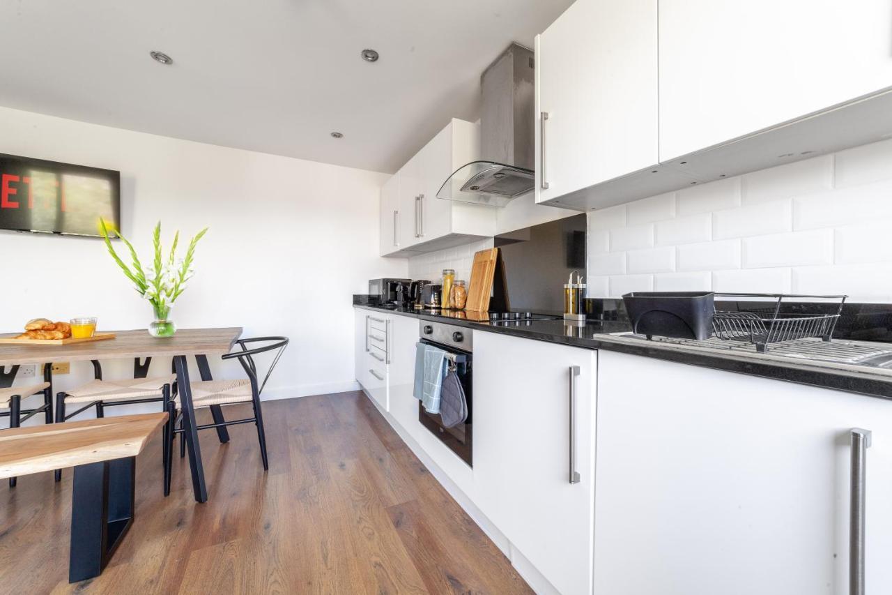 Appartement Arte - 3-bed 3-bath Nordic Style Minimalistic Flat, Hackney Downs Station 2 Min Walk, Great Location, Parking, Weekly Or Monthly Stays, Serviced - 6 People *
