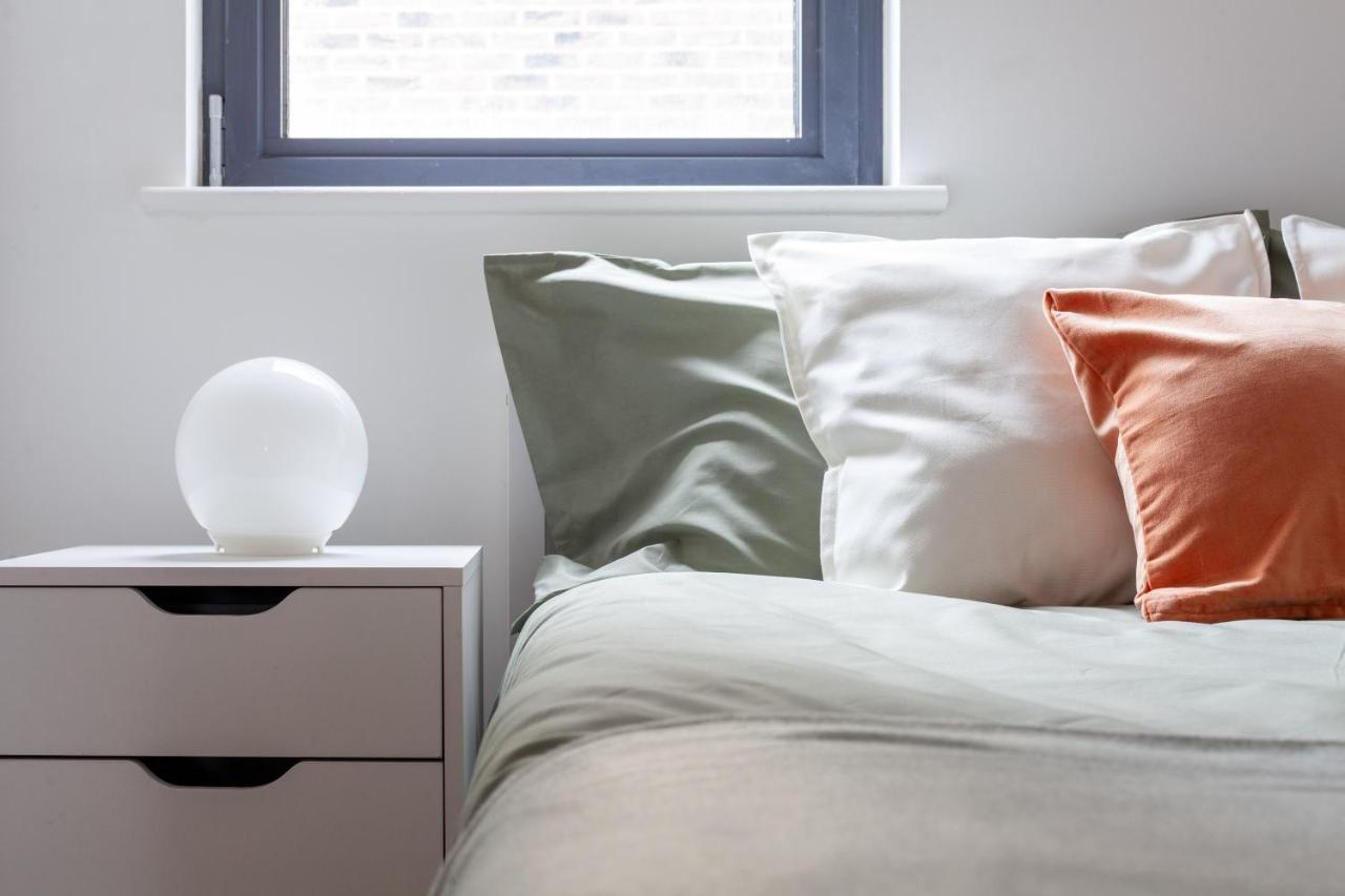 Arte - 3-bed 3-bath Nordic Style Minimalistic Flat, Hackney Downs Station 2 Min Walk, Great Location, Parking, Weekly Or Monthly Stays, Serviced - 6 People Appartement