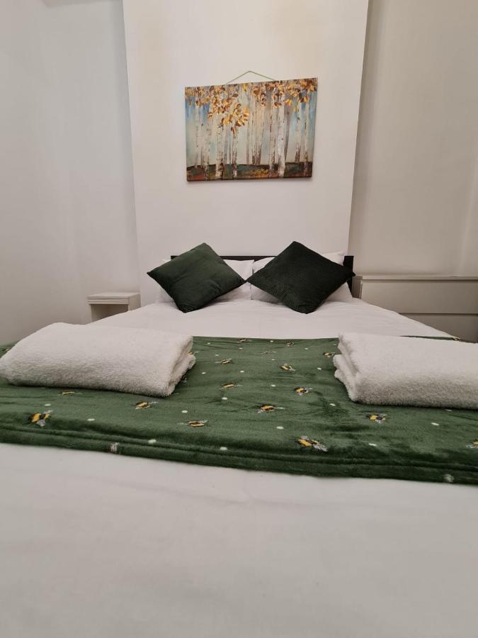 Canary Wharf Holiday Hotell 4*