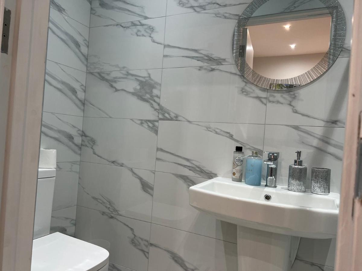 Hotell Grand Bleu - - Next To Piccadilly Line Tube Station & Brand New Facilities 4*