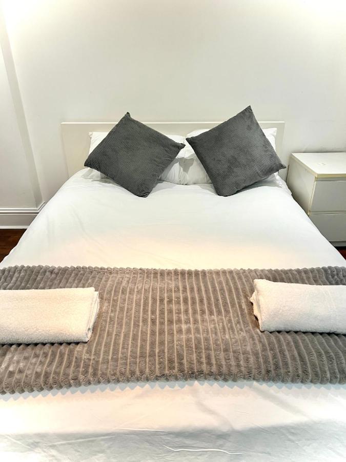 Canary Wharf Holiday Hotell 4*