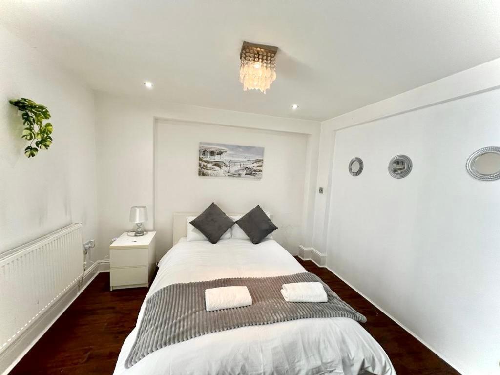 Hotell Canary Wharf Holiday 4*