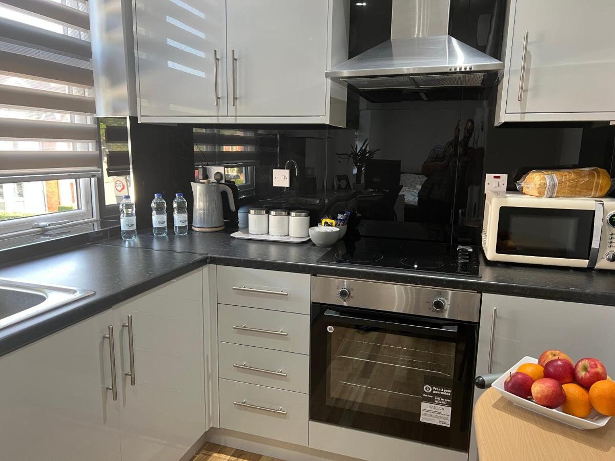 Hotell Grand Bleu - - Next To Piccadilly Line Tube Station & Brand New Facilities London