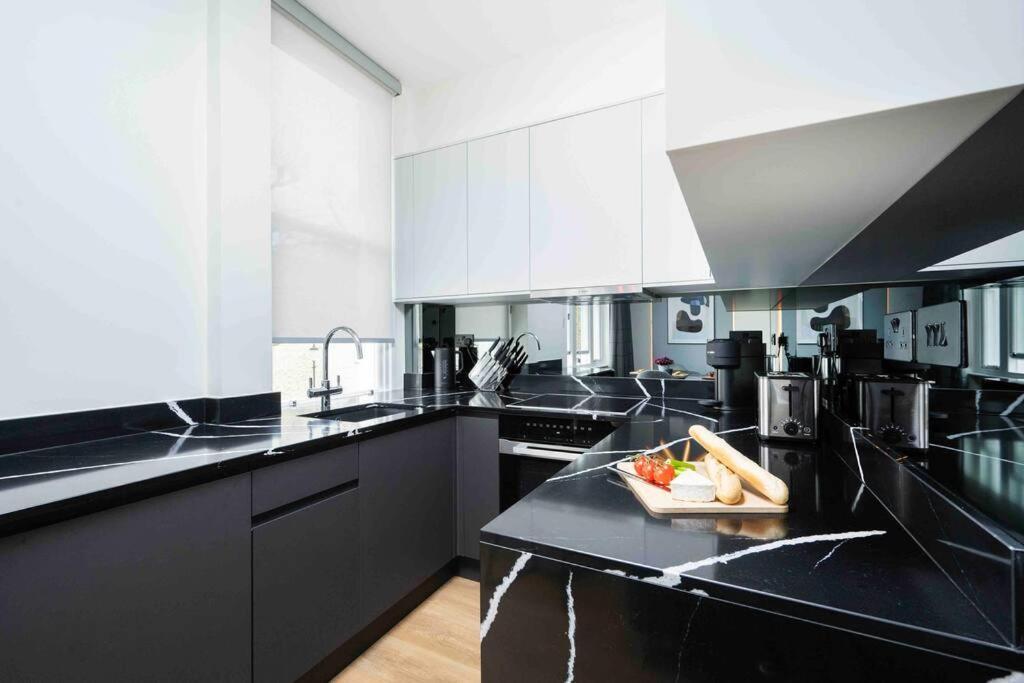 Luxury Flat In Earls Court Apartment London