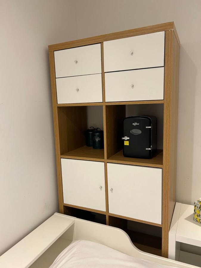 Beautiful Double In A Location Next To Various Tube Stations With Breakfast And Yoga Options Available On Site London