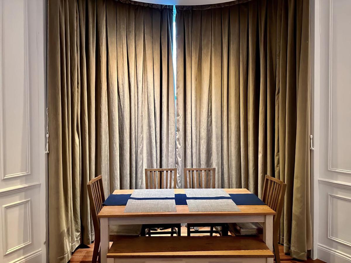 Luxurious 2-bedroom, 2-bathroom Paddington Retreat With En-suite Tv Bed London