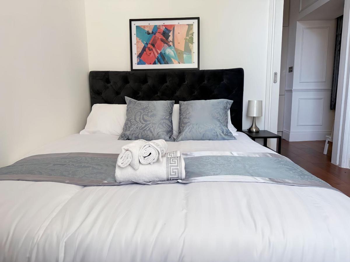 Luxurious 2-bedroom, 2-bathroom Paddington Retreat With En-suite Tv Bed *
