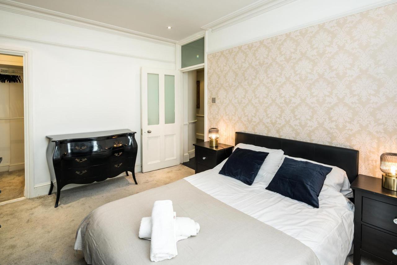 Spacious 1 Bedroom / Gloucester Road / Harrods Lejlighed