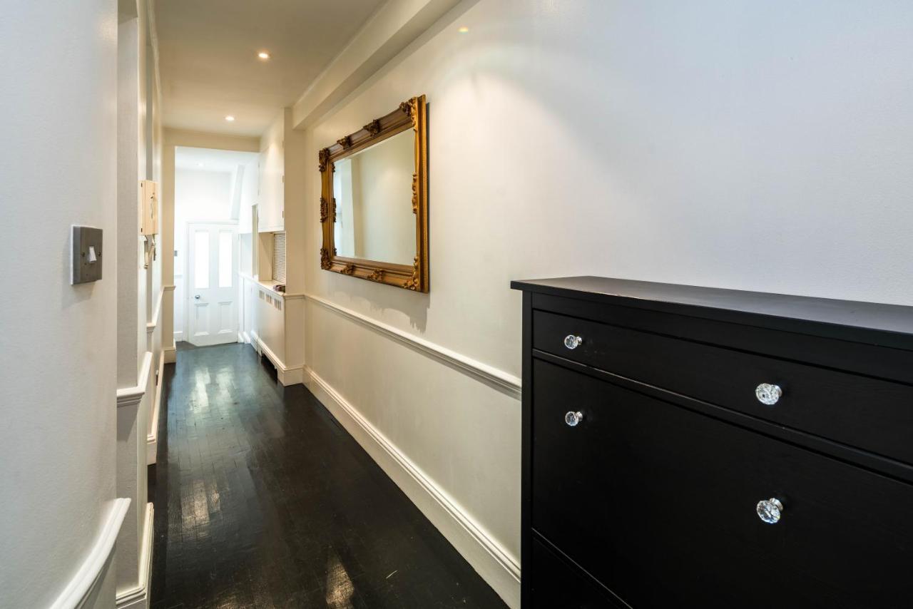 Spacious 1 Bedroom / Gloucester Road / Harrods Lejlighed London