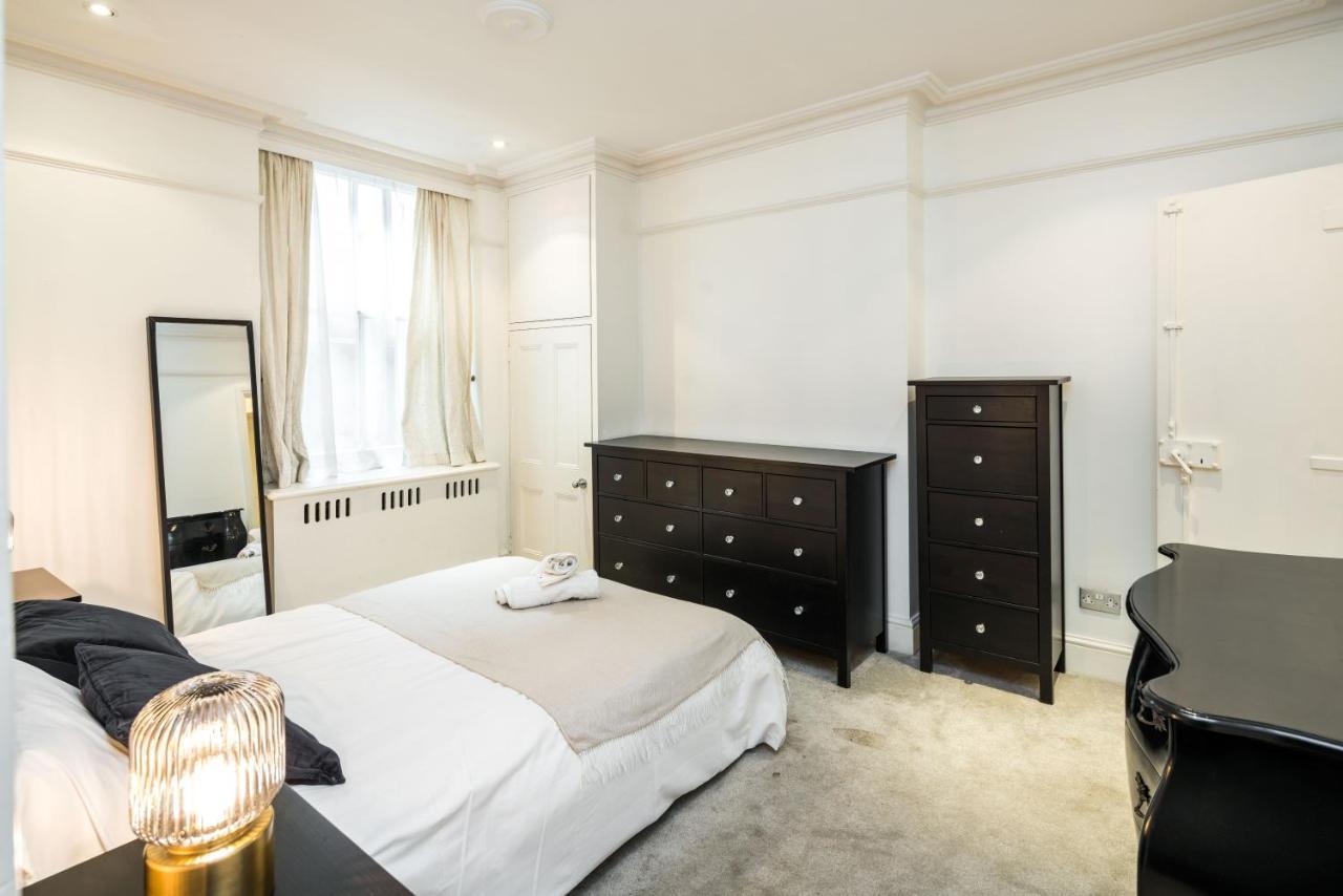 Spacious 1 Bedroom / Gloucester Road / Harrods Lejlighed London