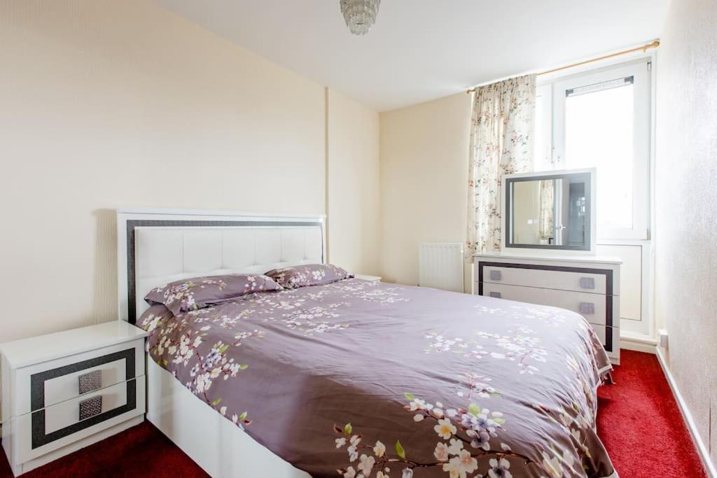 One Bed - 25 Mins From Bridge Lejlighed London