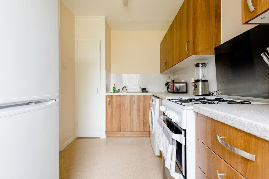 One Bed - 25 Mins From Bridge Lejlighed