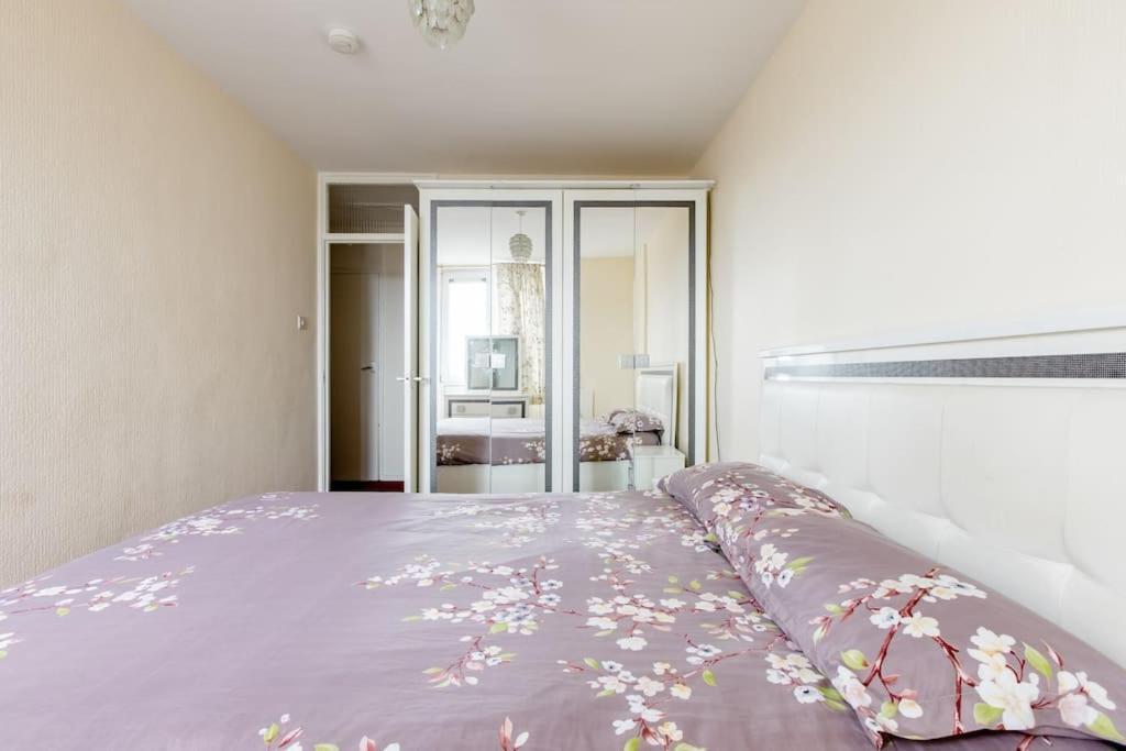One Bed - 25 Mins From Bridge Lejlighed *