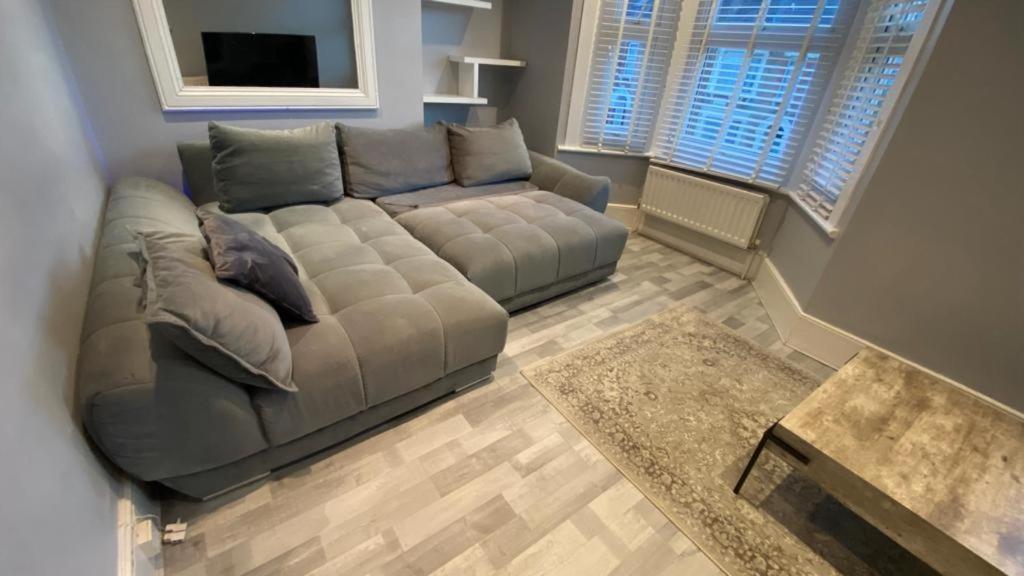 Snug Kingsize Bedroom Flat In Lejlighed
