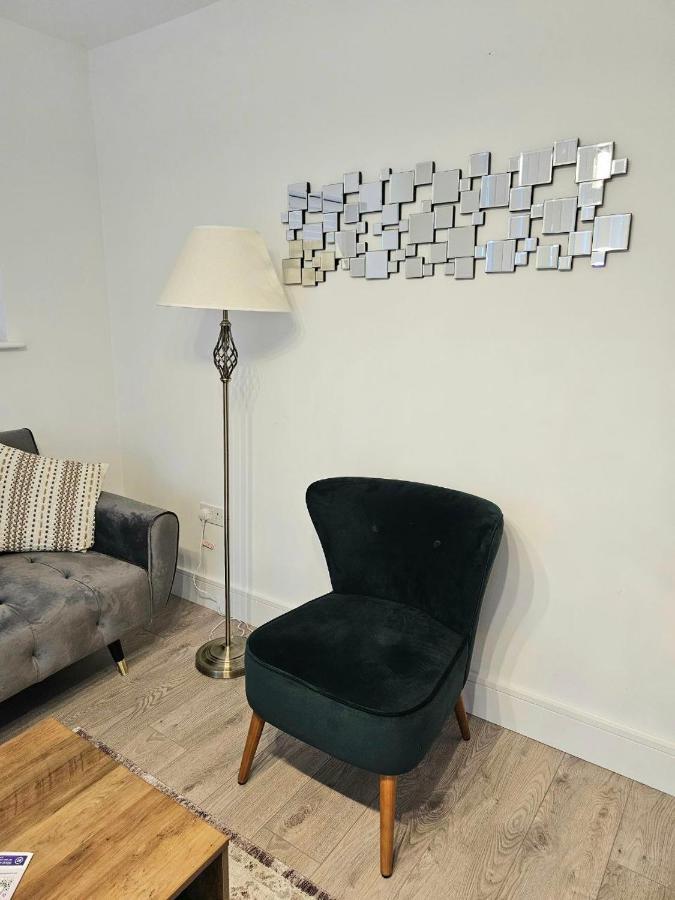 C2, Spacious 2 Bedroom Flat In Wembley * London