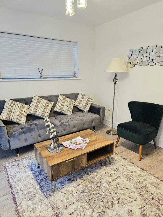 C2, Spacious 2 Bedroom Flat In Wembley Appartement