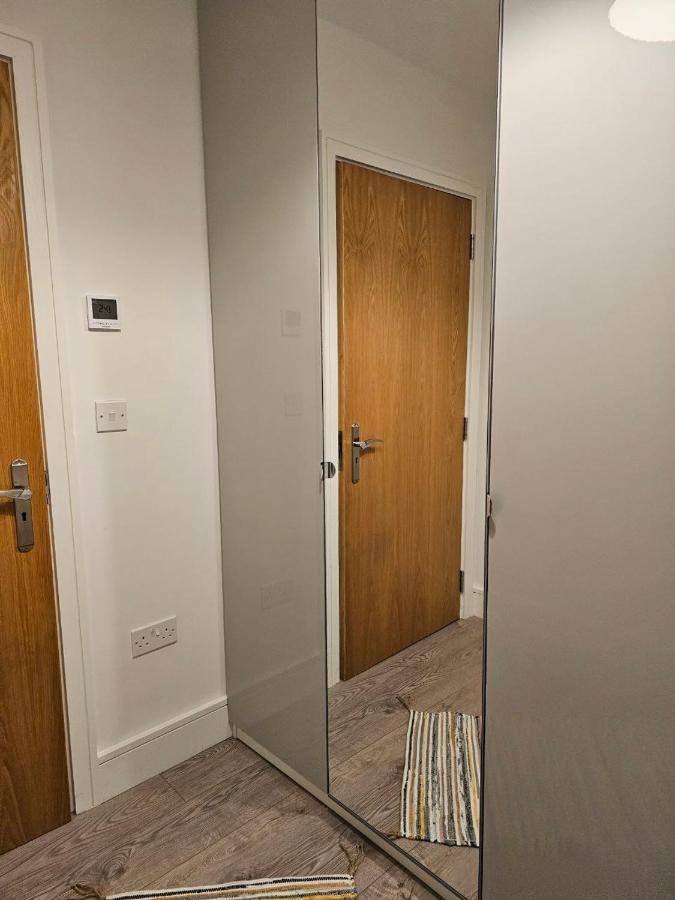 Apartment C2, Spacious 2 Bedroom Flat In Wembley *