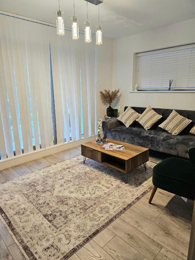 Apartment C2, Spacious 2 Bedroom Flat In Wembley